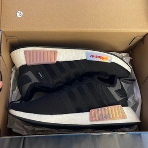 Women’s Adidas Sneaker
